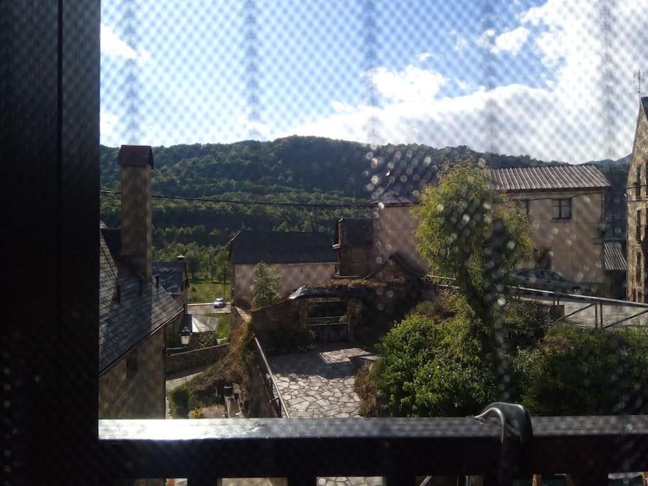 דירות אל פואיו דה חאקה Atico En Pleno Pirineo מראה חיצוני תמונה