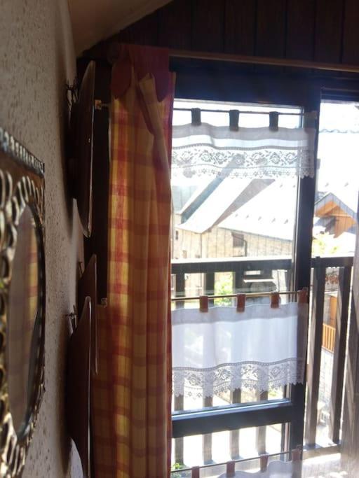 דירות אל פואיו דה חאקה Atico En Pleno Pirineo מראה חיצוני תמונה